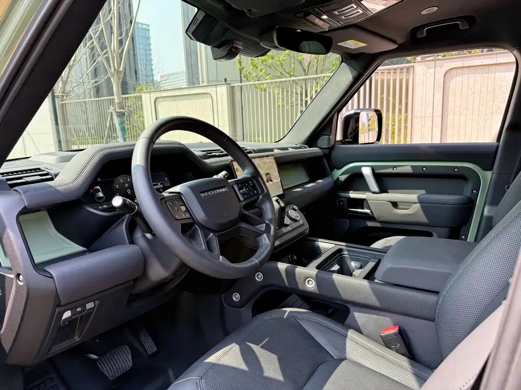 Land Rover Land Rover Defender 2023 110 3.0T P400 75th Anniversary Legend Edition 2023 - thumbnail 6