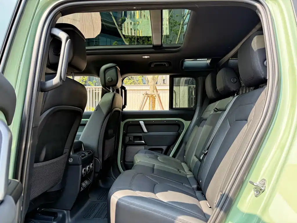 Land Rover Land Rover Defender 2023 110 3.0T P400 75th Anniversary Legend Edition 2023 - thumbnail 8