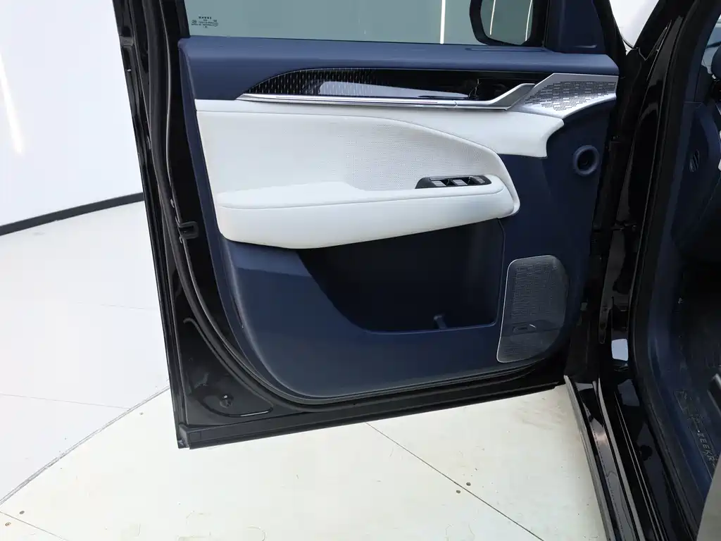 Zeekr Zeekr 009 2024 7-seater AWD 108kWh 2025 - thumbnail 25