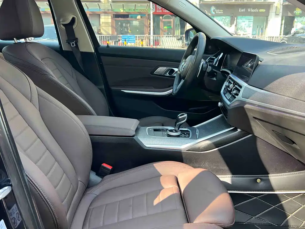 BMW BMW 3 Series 2020 Model Year Facelift 325i M Sport Shadow Night Package 2020 - thumbnail 7