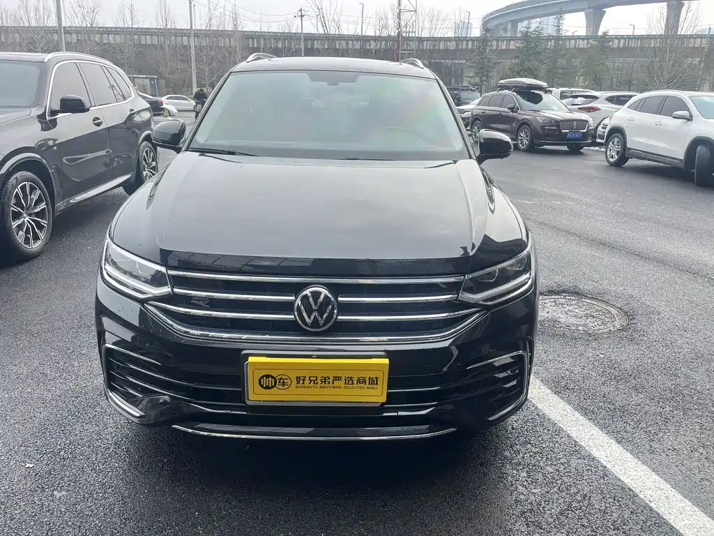 Volkswagen Tiguan L 2022 330TSI Automatic 2WD R-Line Premium Edition 2022 - thumbnail 2
