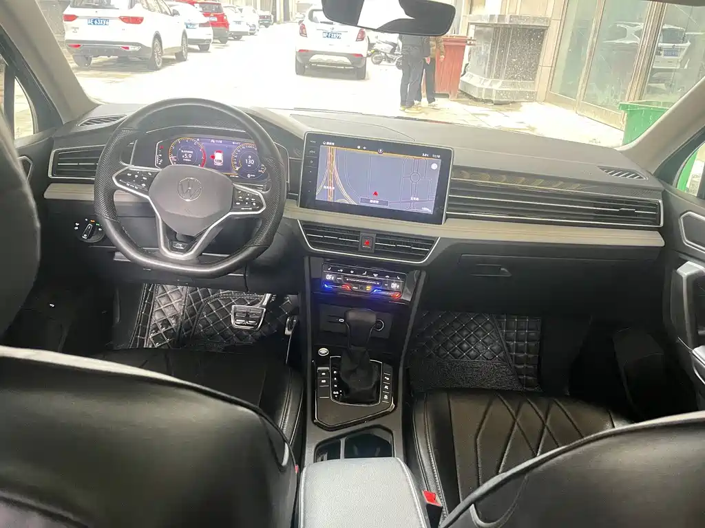 Volkswagen Tiguan L 2022 330TSI Automatic 2WD R-Line Premium Edition 2022 - thumbnail 6
