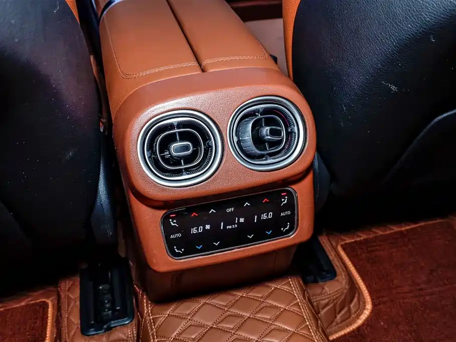 Mercedes-Benz Mercedes-Benz GLC 2025 GLC 260 L 4MATIC Luxury Edition 2025 - thumbnail 24