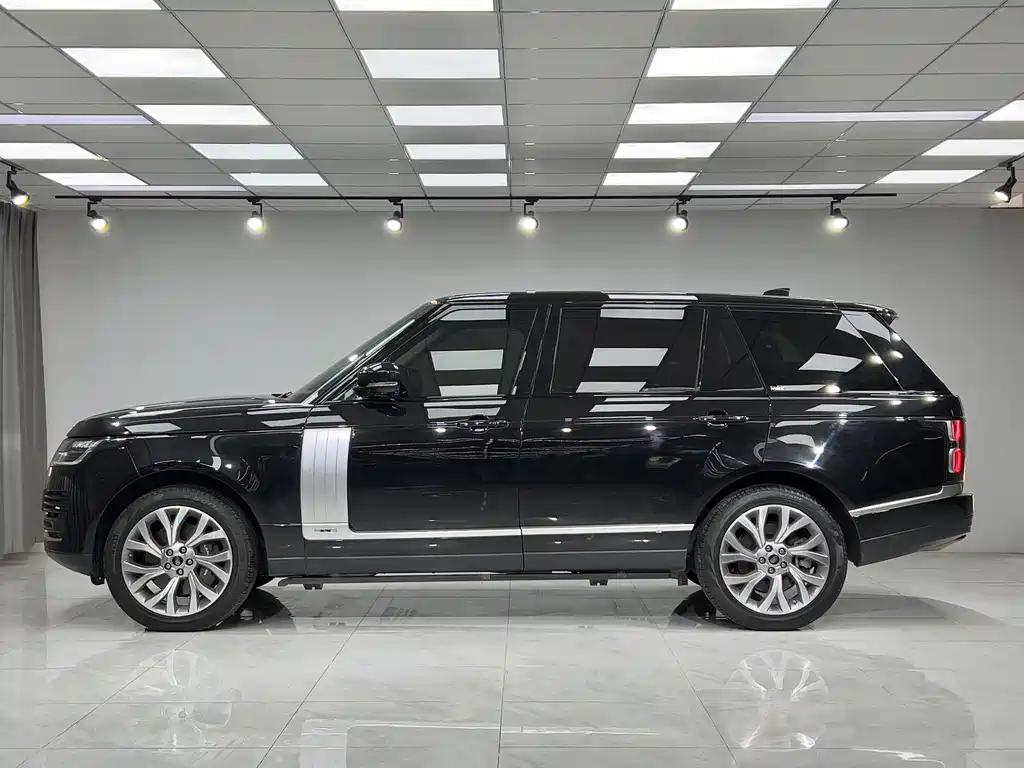 Land Rover Range Rover 2021 3.0 L6 Autobiography Long Classic Edition 2021 - thumbnail 3