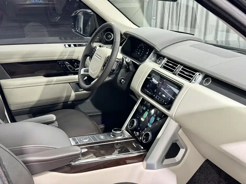 Land Rover Range Rover 2021 3.0 L6 Autobiography Long Classic Edition 2021 - thumbnail 4