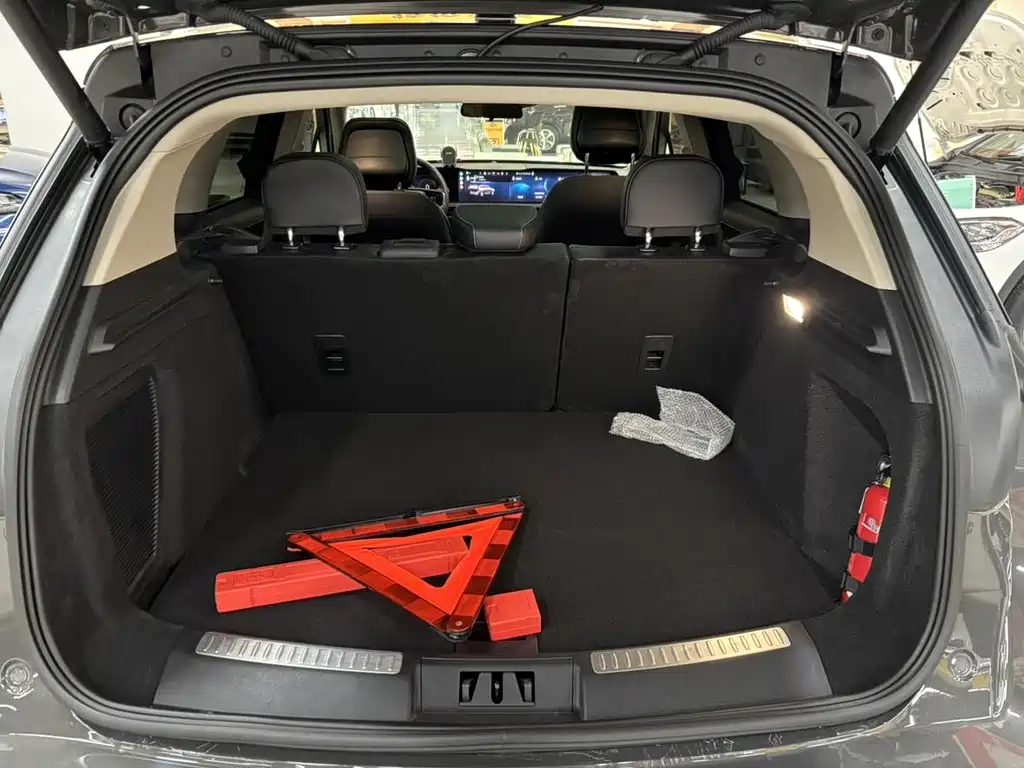 Lincoln Lynx 2024 2.0T Two-Wheel Drive Premium Edition 2025 - thumbnail 15