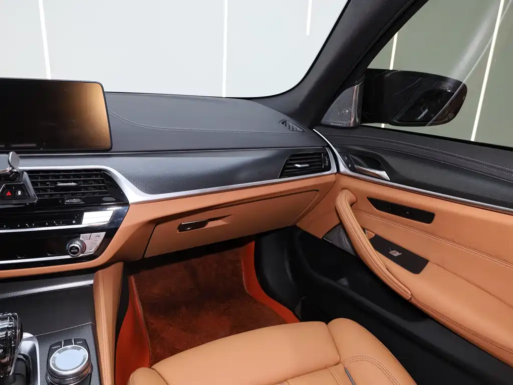 BMW BMW 5 Series Import 2022 Model Facelift 2 540i Style Edition M Sport Package 2023 - thumbnail 11