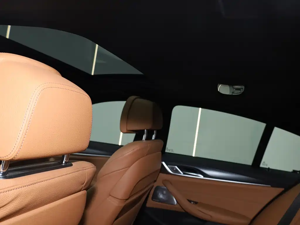 BMW BMW 5 Series Import 2022 Model Facelift 2 540i Style Edition M Sport Package 2023 - thumbnail 13