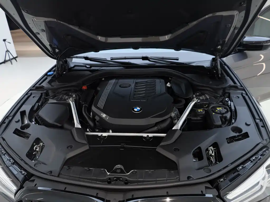 BMW BMW 5 Series Import 2022 Model Facelift 2 540i Style Edition M Sport Package 2023 - thumbnail 17