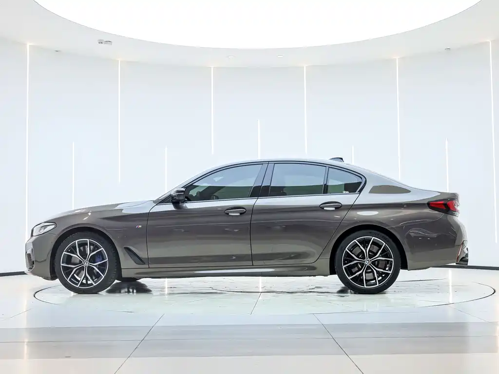 BMW BMW 5 Series Import 2022 Model Facelift 2 540i Style Edition M Sport Package 2023 - thumbnail 23