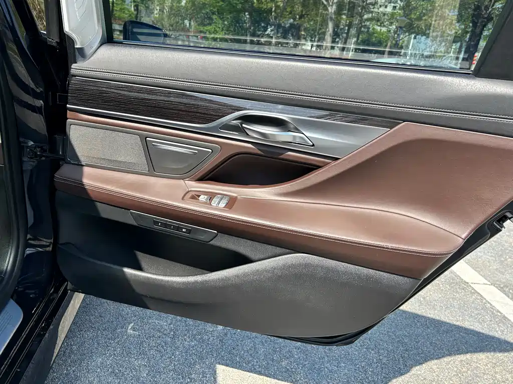 BMW BMW 7 Series 2018 730Li M Sport Package Luxury Edition 2018 - thumbnail 27