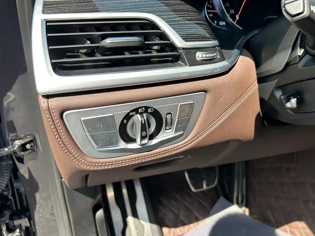 BMW BMW 7 Series 2018 730Li M Sport Package Luxury Edition 2018 - thumbnail 28