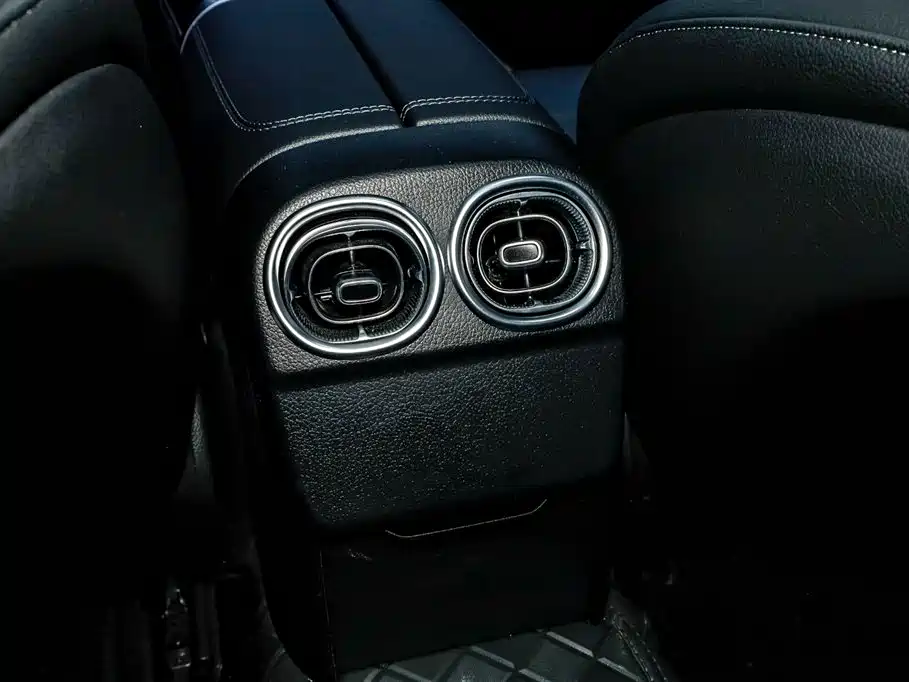Mercedes-Benz Mercedes-Benz C-Class 2024 Facelift C 260 L Sport Edition 2024 - thumbnail 23