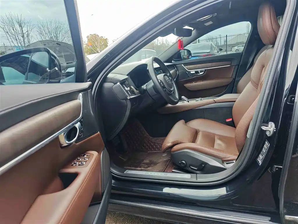 Volvo Volvo S90 2023 B5 Ultimate Luxury Edition 2022 - thumbnail 2