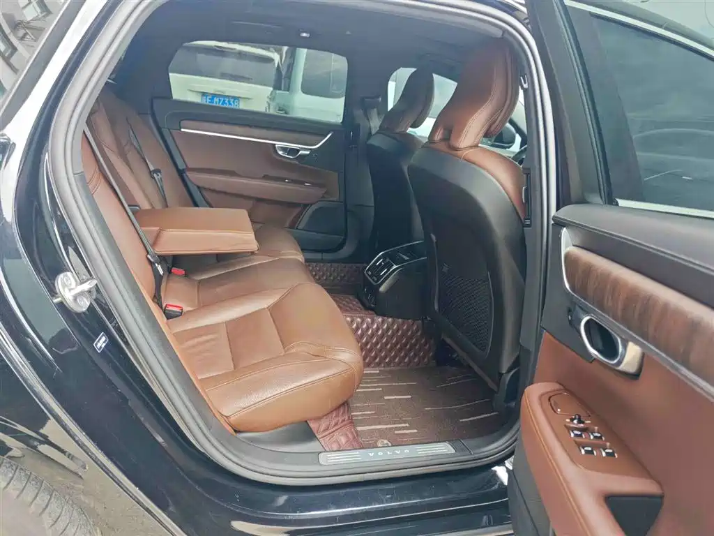 Volvo Volvo S90 2023 B5 Ultimate Luxury Edition 2022 - thumbnail 3