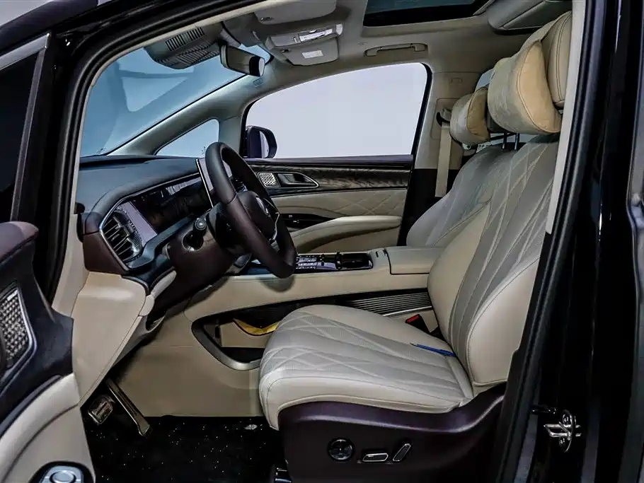 Denza Tang D9 2025 DM-i Intelligent Driving Version 1020 AWD Premium Model 2025 - thumbnail 9