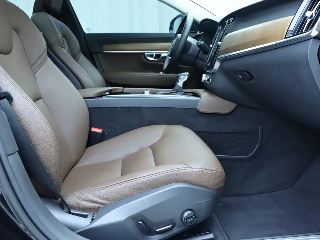 Volvo Volvo S90 2020 T5 Momentum Luxury Edition 2020 - thumbnail 8