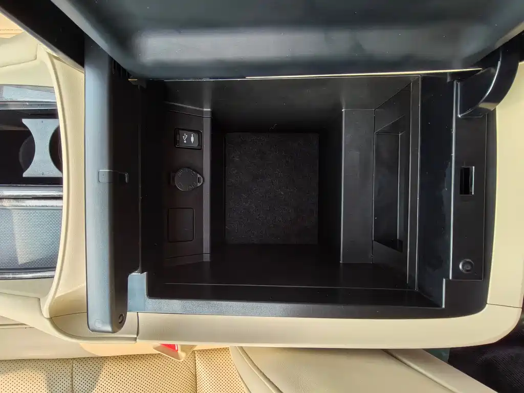 Toyota Toyota Alphard 2019 Model Hybrid 2.5L Executive Version 2020 - thumbnail 7