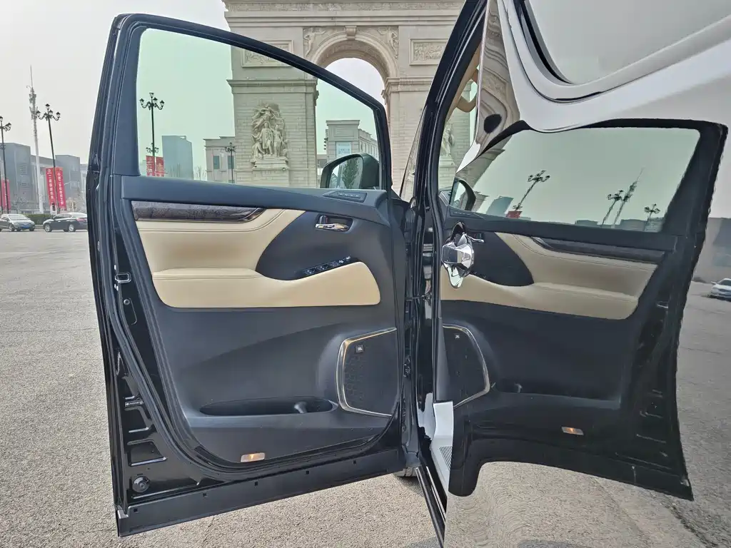 Toyota Toyota Alphard 2019 Model Hybrid 2.5L Executive Version 2020 - thumbnail 20