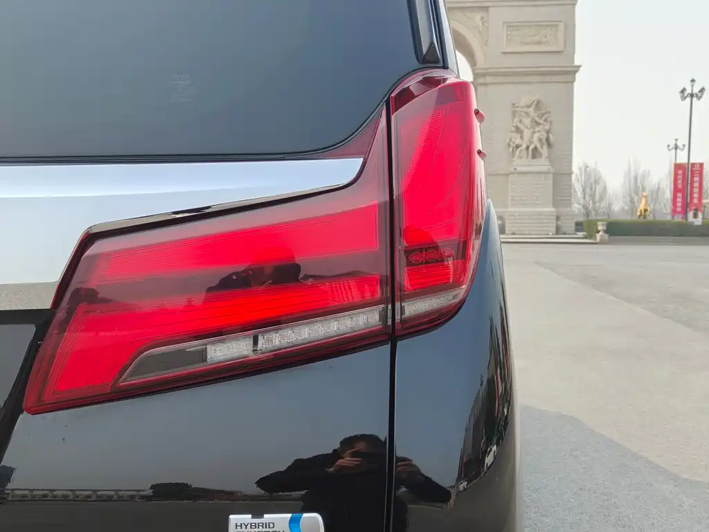 Toyota Toyota Alphard 2019 Model Hybrid 2.5L Executive Version 2020 - thumbnail 24
