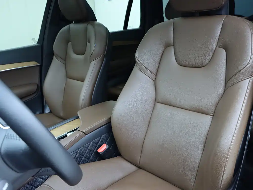 Volvo Volvo XC90 2022 B5 Momentum Luxury 7-seater 2022 - thumbnail 7