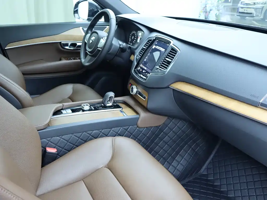 Volvo Volvo XC90 2022 B5 Momentum Luxury 7-seater 2022 - thumbnail 9