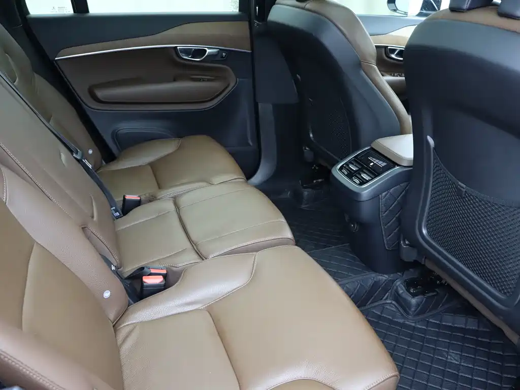 Volvo Volvo XC90 2022 B5 Momentum Luxury 7-seater 2022 - thumbnail 13