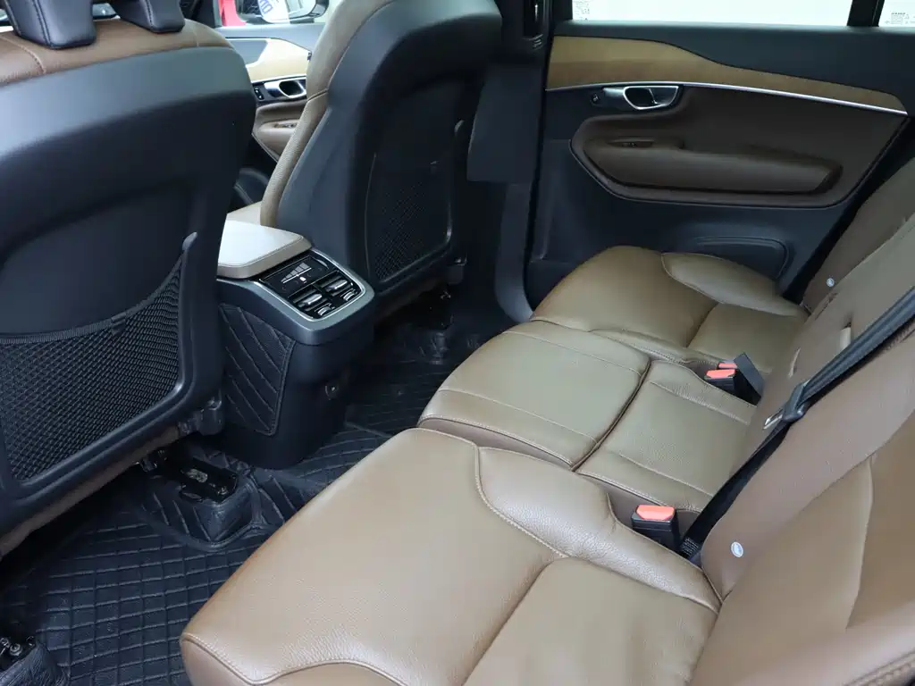 Volvo Volvo XC90 2022 B5 Momentum Luxury 7-seater 2022 - thumbnail 14