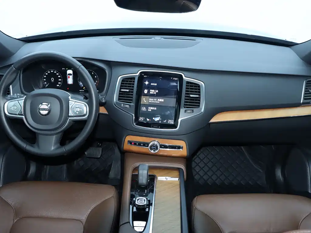 Volvo Volvo XC90 2022 B5 Momentum Luxury 7-seater 2022 - thumbnail 18