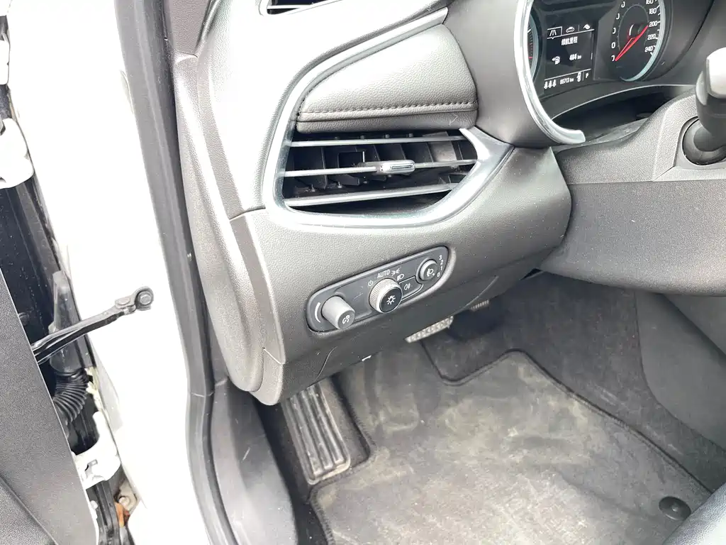 Chevrolet Malibu XL 2019 535T CVT Premier Edition 2020 - thumbnail 16