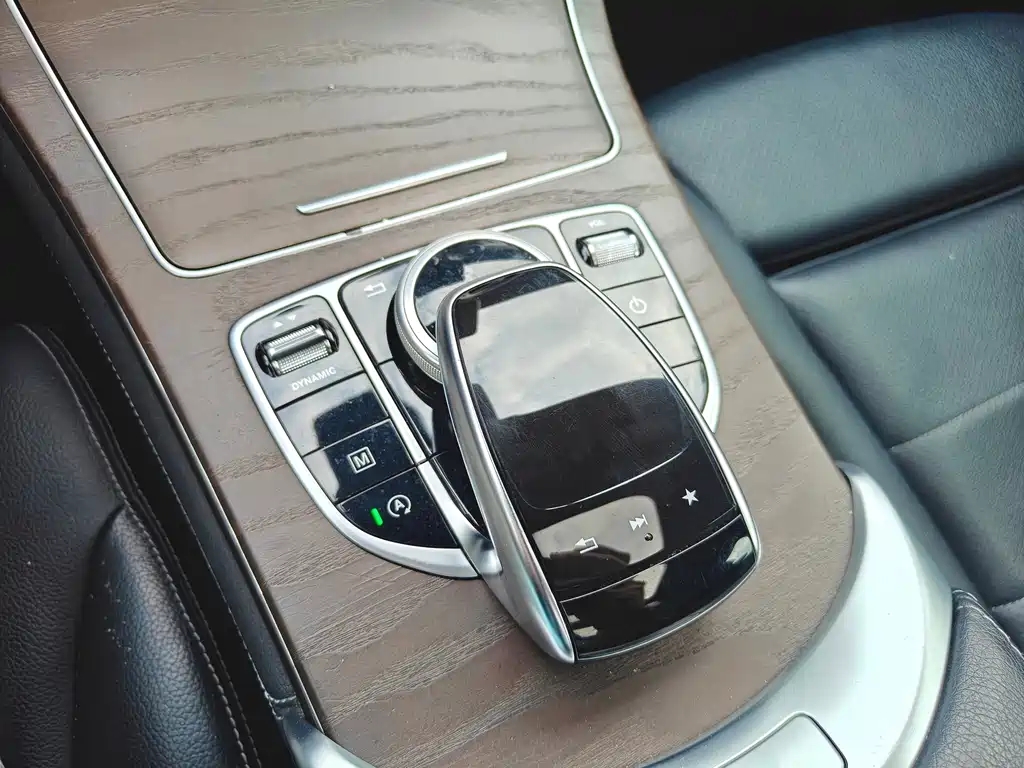 Mercedes-Benz Mercedes-Benz GLC 2018 GLC 300 4MATIC Sport Edition 2018 - thumbnail 18