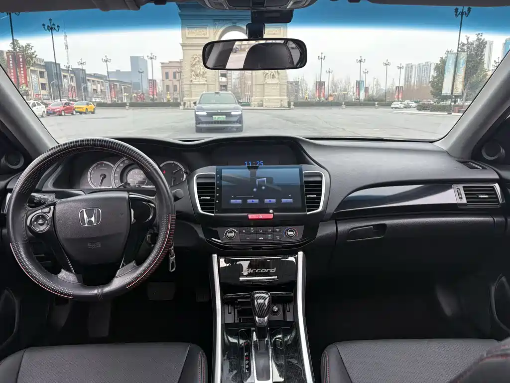 Honda Honda Accord 2016 2.0L Comfort Edition 2017 - thumbnail 16
