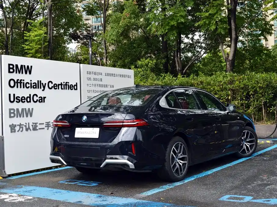 BMW BMW i5 2024 eDrive 35L M Sport Package 2025 - thumbnail 4