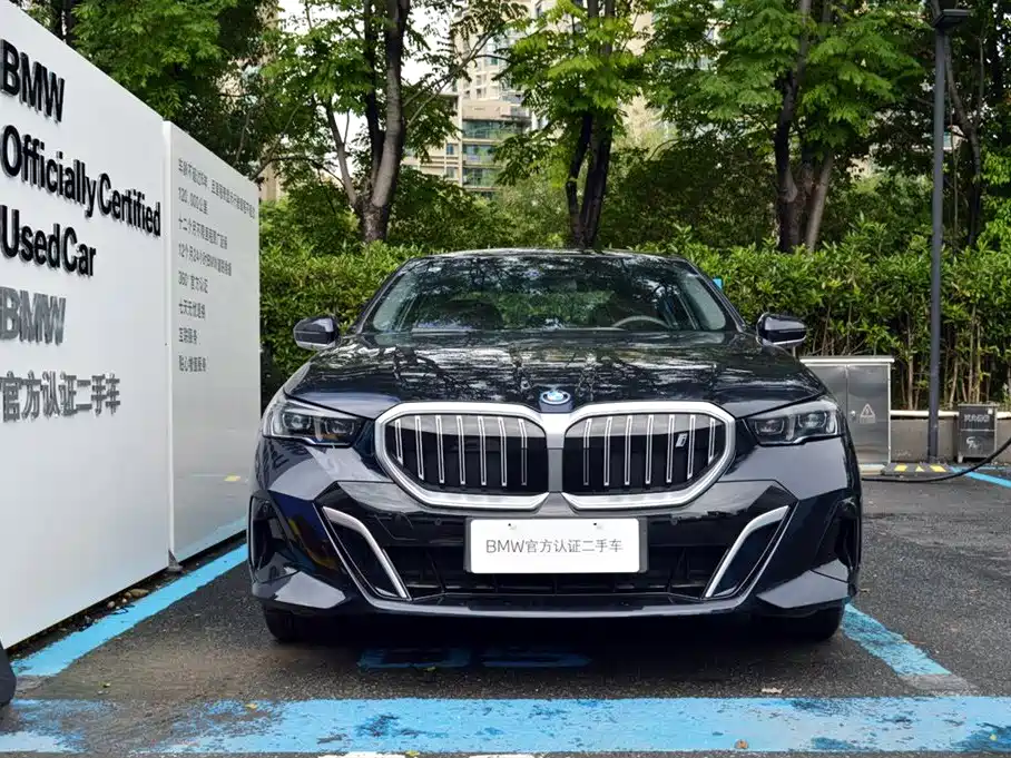 BMW BMW i5 2024 eDrive 35L M Sport Package 2025 - thumbnail 5