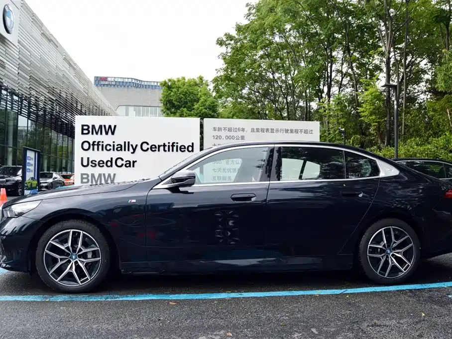 BMW BMW i5 2024 eDrive 35L M Sport Package 2025 - thumbnail 6