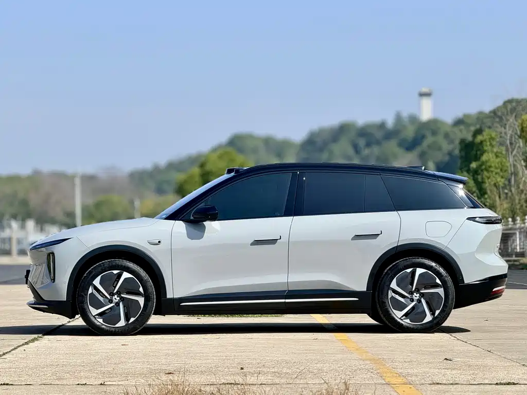 NIO NIO ES6 2024 75kWh 2025 - thumbnail 4