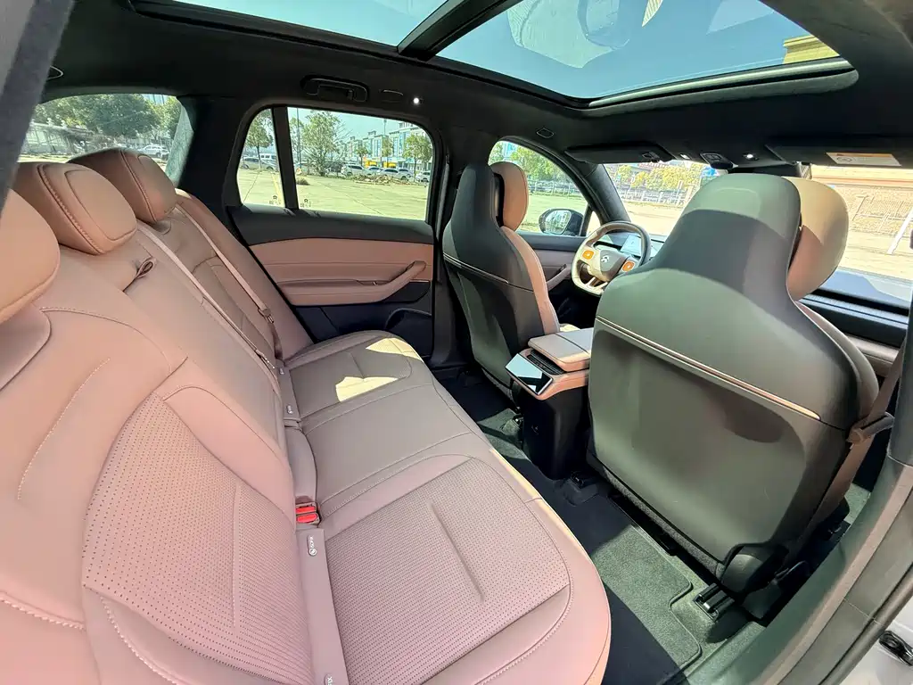 NIO NIO ES6 2024 75kWh 2025 - thumbnail 18