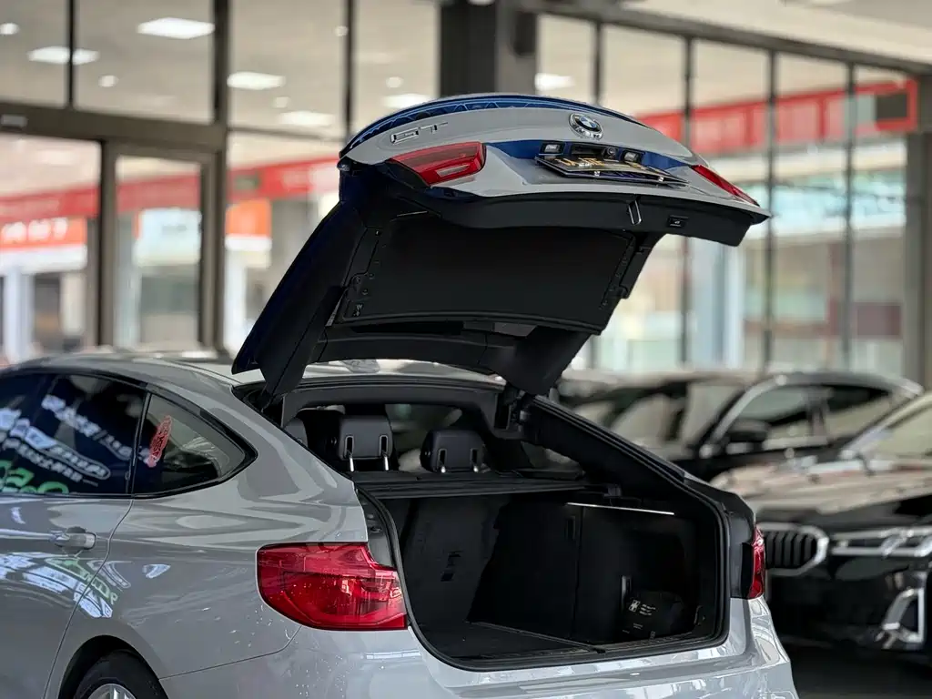 BMW BMW 3 Series GT 2018 320i M Sport 2018 - thumbnail 17