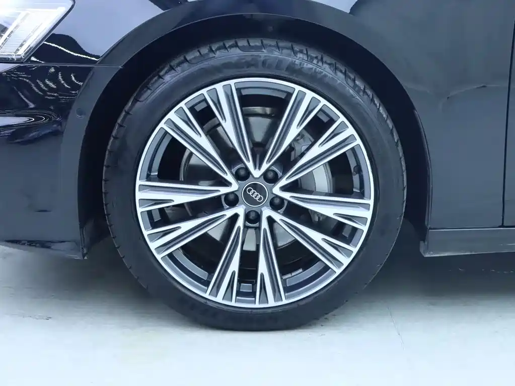 Audi Audi A6L 2025 45 TFSI quattro Premium Dynamic Edition 2025 - thumbnail 4