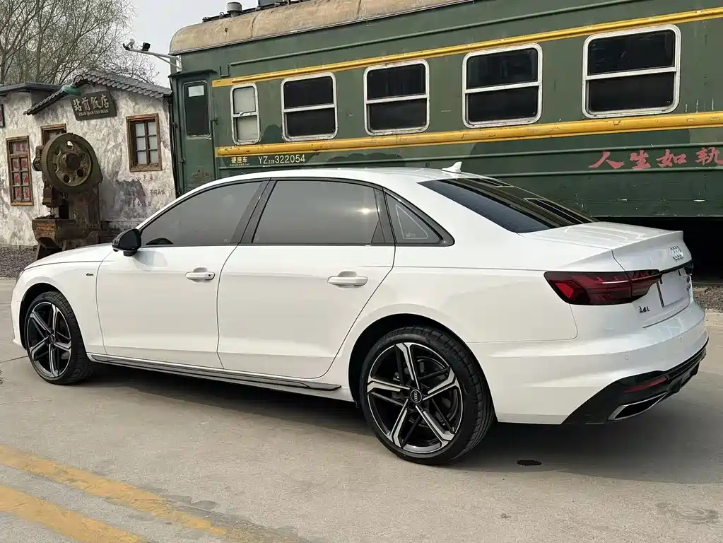 Audi Audi A4L 2024 40 TFSI Luxury Dynamic Model 2025 - thumbnail 5