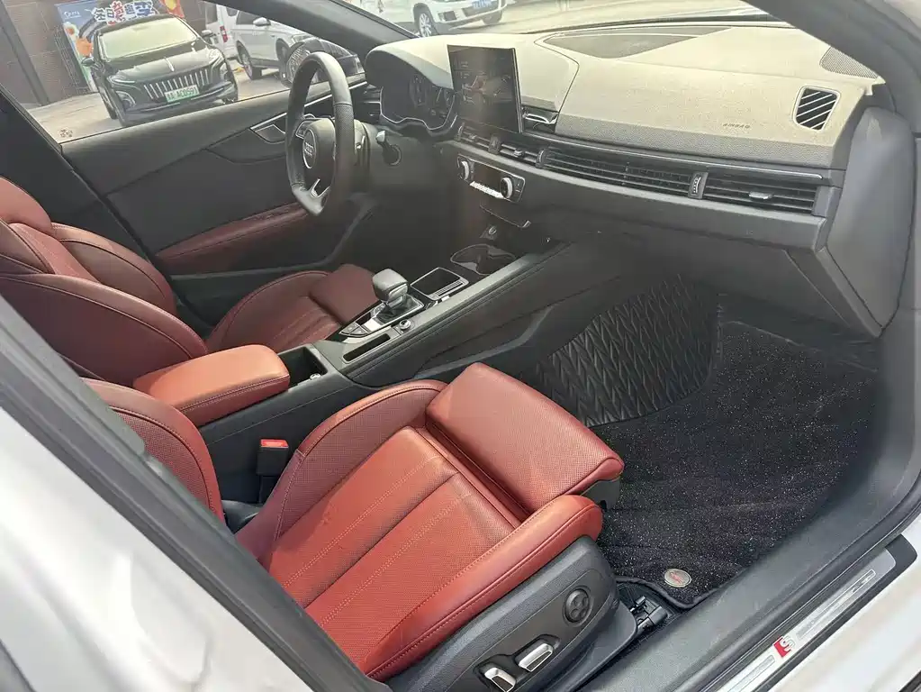 Audi Audi A4L 2024 40 TFSI Luxury Dynamic Model 2025 - thumbnail 12