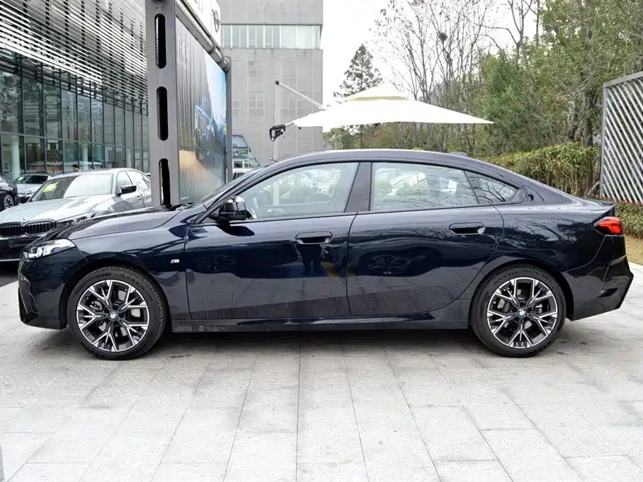 BMW BMW 2 Series 2025 225i M Sport Package 2025 - thumbnail 2
