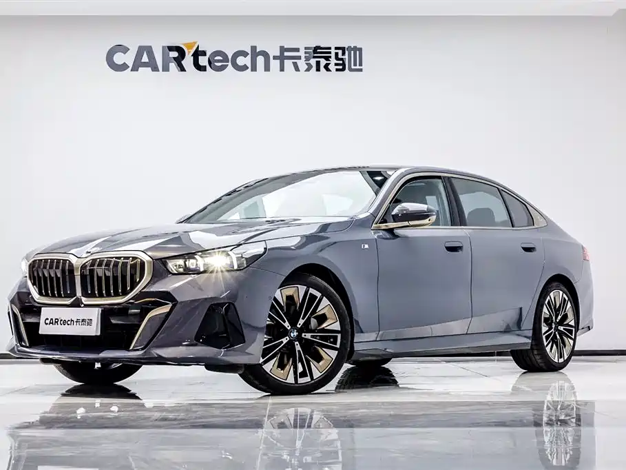 BMW BMW 5 Series 2025 530Li Luxury M Sport Package 2025