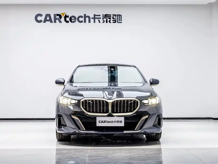 BMW BMW 5 Series 2025 530Li Luxury M Sport Package 2025 - thumbnail 2