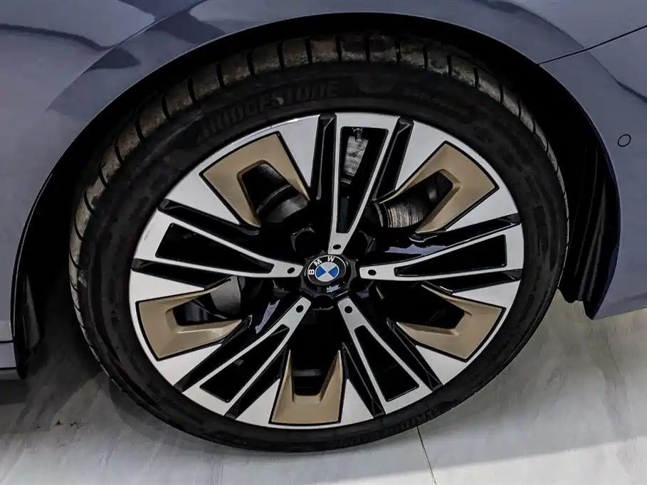 BMW BMW 5 Series 2025 530Li Luxury M Sport Package 2025 - thumbnail 16