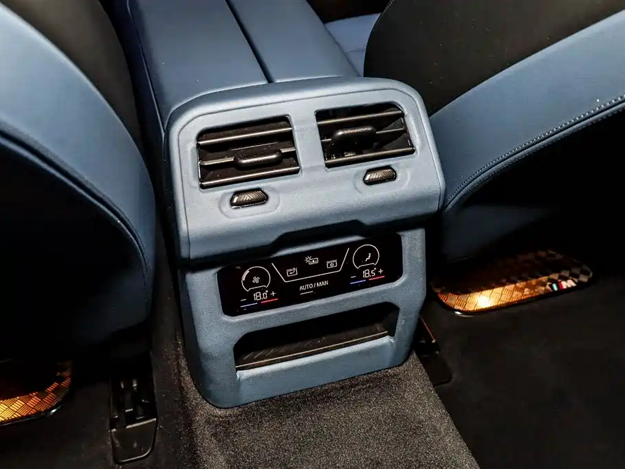 BMW BMW 5 Series 2025 530Li Luxury M Sport Package 2025 - thumbnail 24