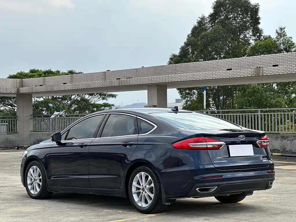 Ford Mondeo 2018 EcoBoost 180 Comfort 2022 - thumbnail 4