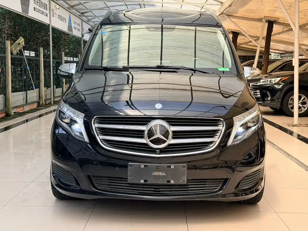 Mercedes-Benz Mercedes-Benz V-Class 2017 V 260 L Exclusive Long Wheelbase Edition 2017 - thumbnail 2