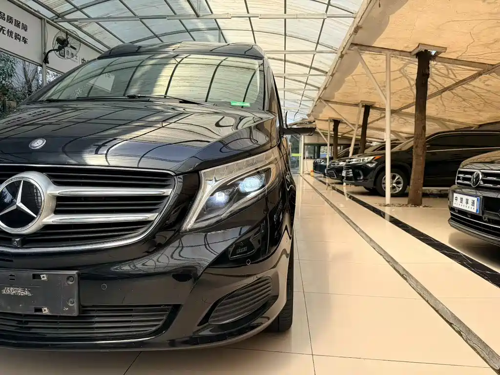 Mercedes-Benz Mercedes-Benz V-Class 2017 V 260 L Exclusive Long Wheelbase Edition 2017 - thumbnail 12