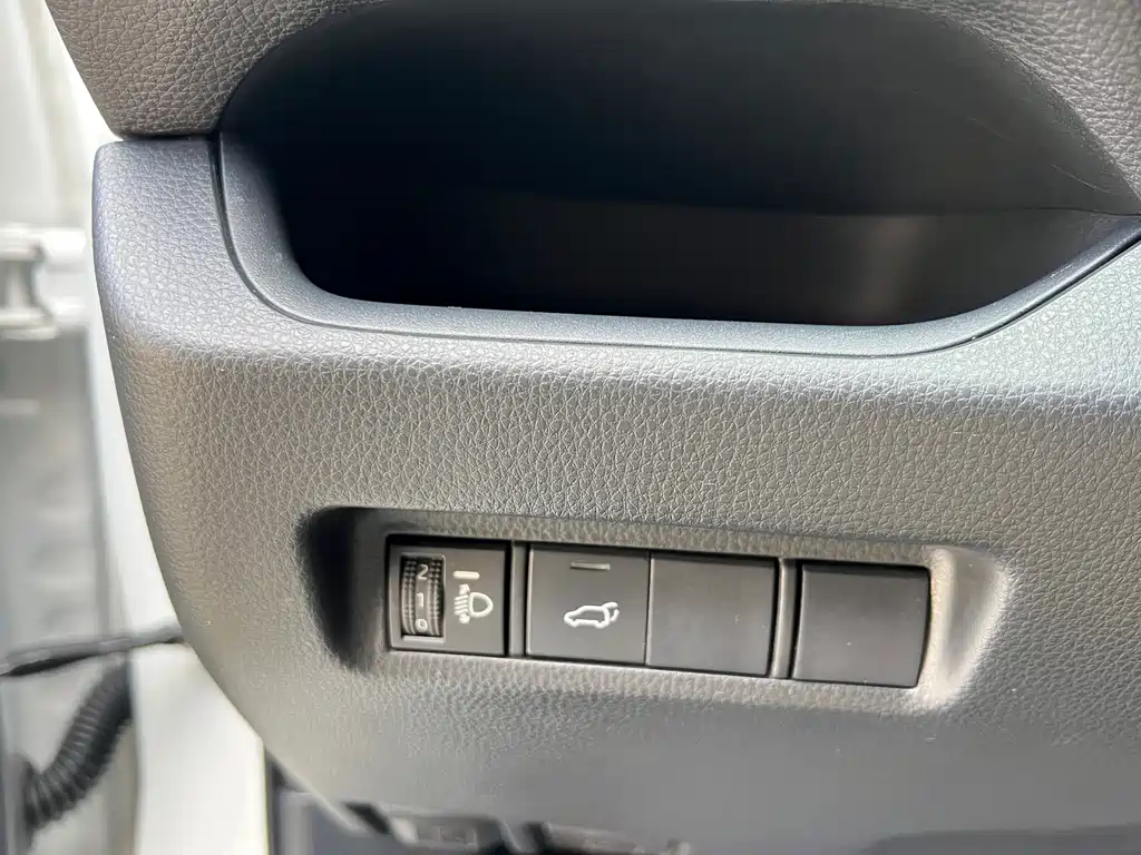 Toyota Venza 2022 2.0L CVT FWD Leading Edition 2022 - thumbnail 10
